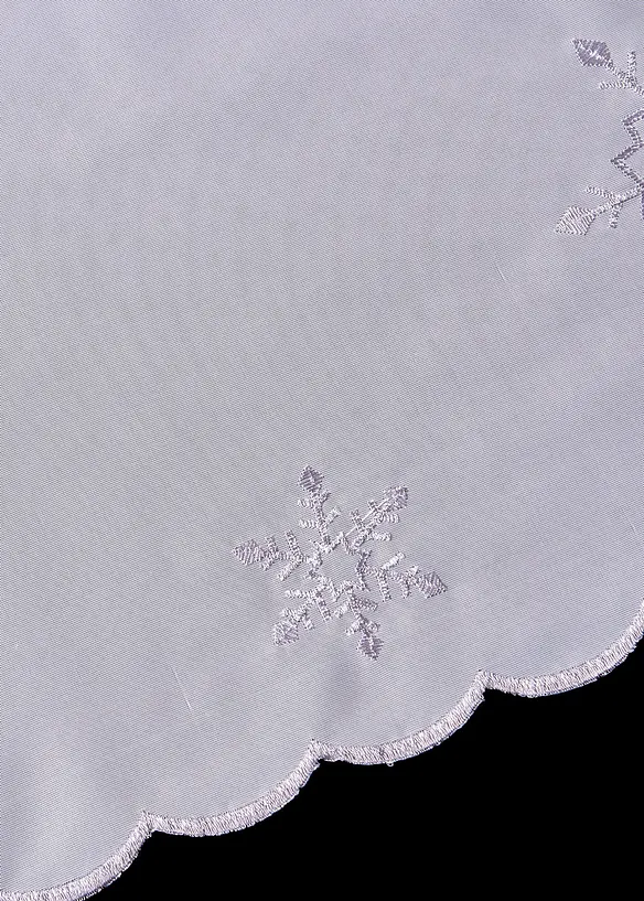 Scheibengardine mit winterlicher Stickerei in weiß Detailaufnahme vom Material - bonprix