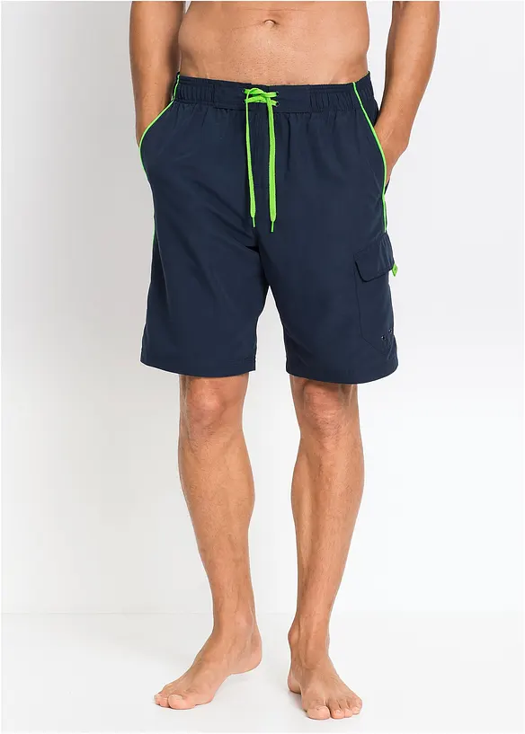 Badeshorts mit seitlicher Tasche in blau von vorne - bonprix