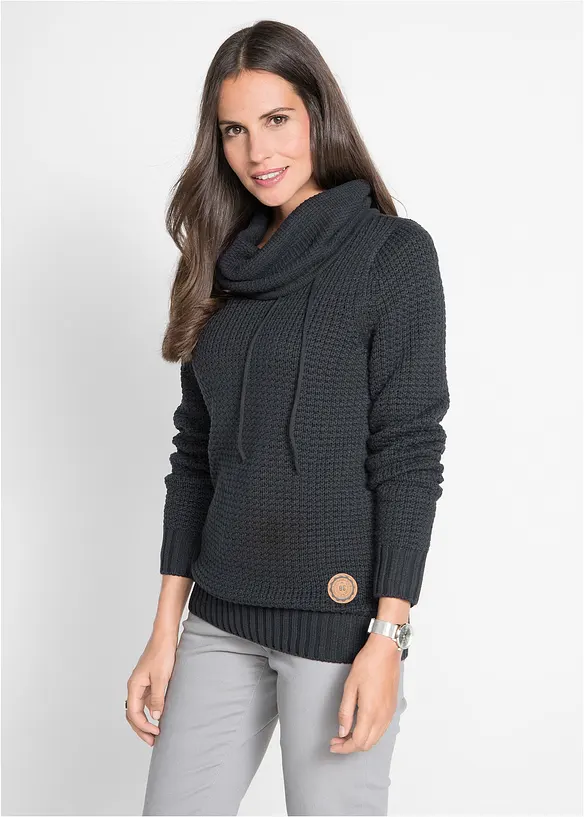 Grobstrick-Pullover aus Baumwoll-Mix in schwarz von vorne (im Anschnitt) - bonprix