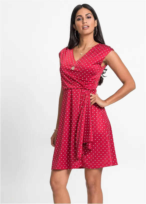 Pünktchen-Jerseykleid in rot von vorne (Totalaufnahme) - bonprix