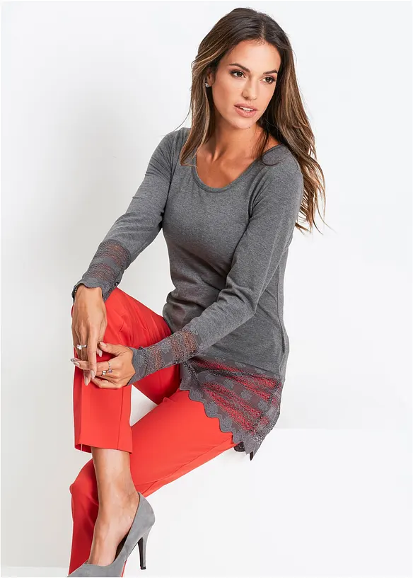 Longshirt mit Spitze in grau von vorne (im Anschnitt) - bonprix