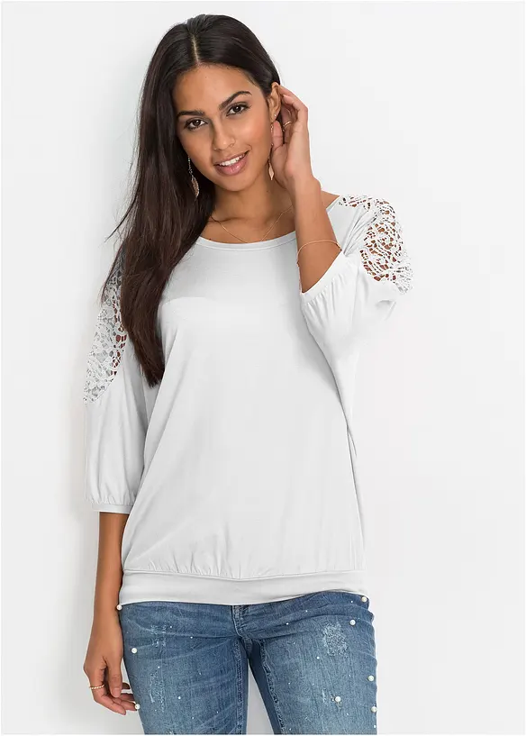 Oversize-Shirt  aus Viskose-Mix in weiß von vorne (im Anschnitt) - bonprix
