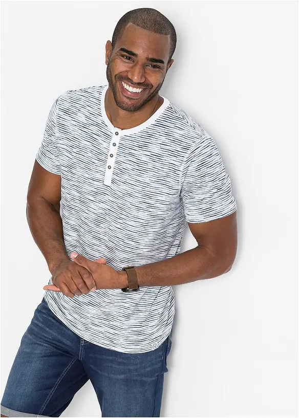 Henleyshirt, aus reiner Baumwolle, Kurzarm in blau von vorne (im Anschnitt) - bonprix