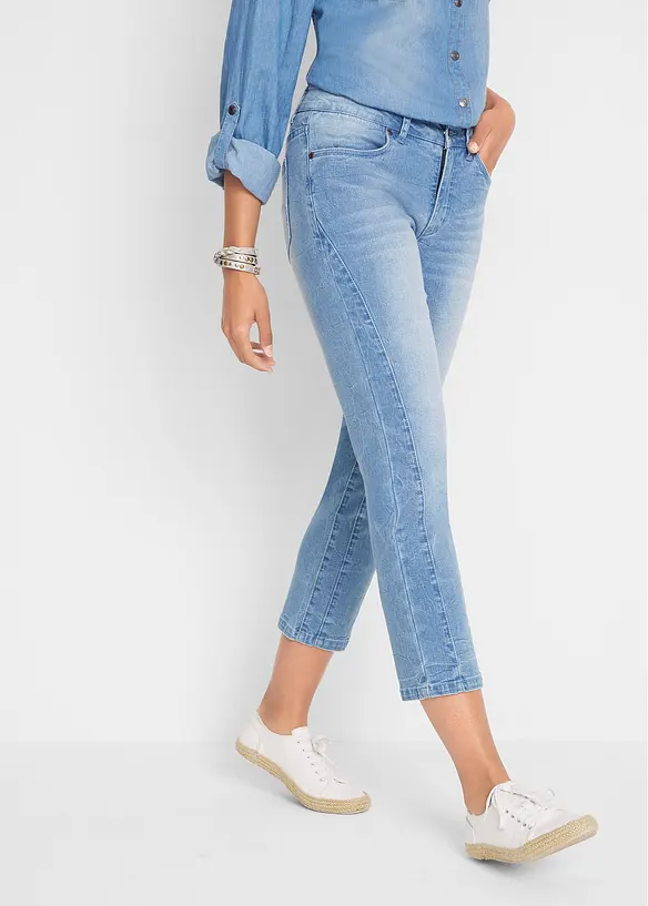 Slim-Fit-Jeans Mid Waist, cropped in blau von vorne - bonprix
