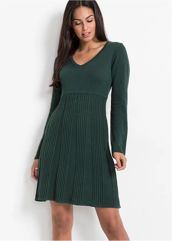 Strickkleid in grün von vorne (Totalaufnahme) - bonprix