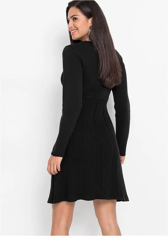 Strickkleid in schwarz von hinten (Totalaufnahme) - bonprix