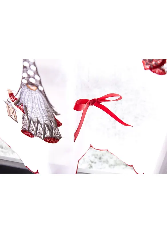 Scheibengardine mit weihnachtlicher Stickerei in weiß (Detailaufnahme) - bonprix