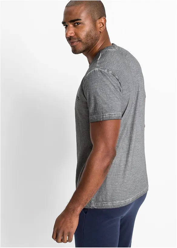 Henleyshirt, Kurzarm in gewaschener Optik aus reiner Bio-Baumwolle in grau von hinten (im Anschnitt) - bonprix