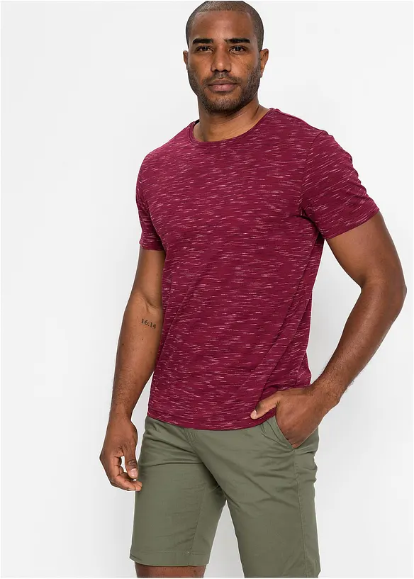 T-Shirt in Regular Fit in rot von vorne (im Anschnitt) - bonprix
