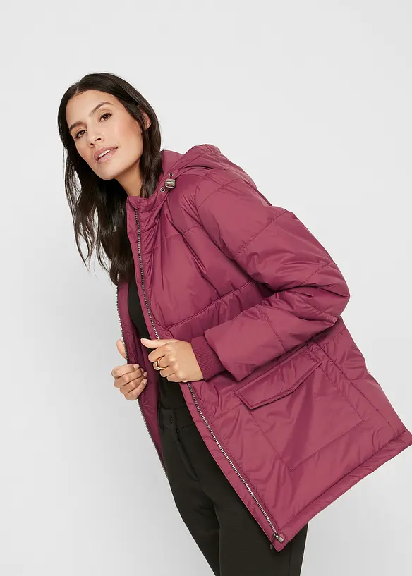 Jacke mit Kapuze und aufgesetzten Taschen in rot von vorne (im Anschnitt) - bonprix
