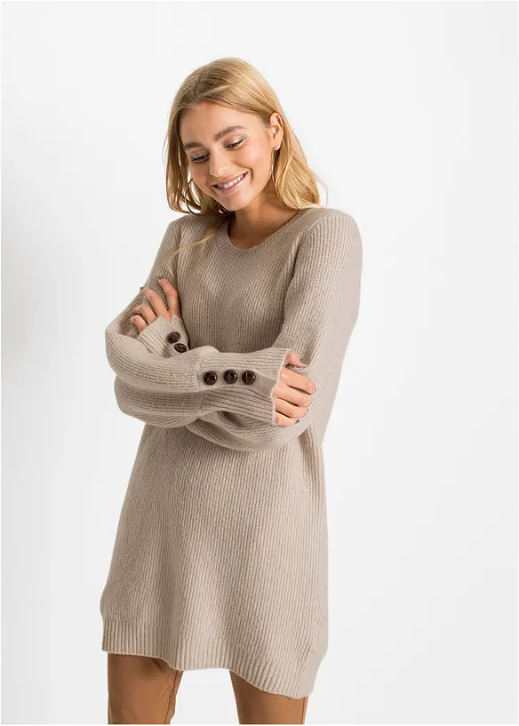 Longpullover mit Knöpfen in beige von vorne (im Anschnitt) - bonprix Longpullover mit Knöpfen in beige von vorne (im Anschnitt) - bonprix