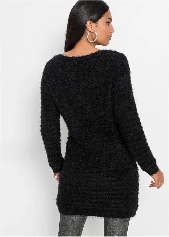 Longpullover aus Strick in schwarz von hinten (im Anschnitt) - bonprix