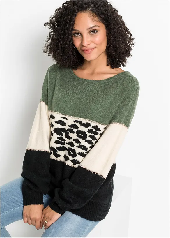 Oversize-Pullover mit U-Boot-Ausschnitt in schwarz von vorne (im Anschnitt) - bonprix