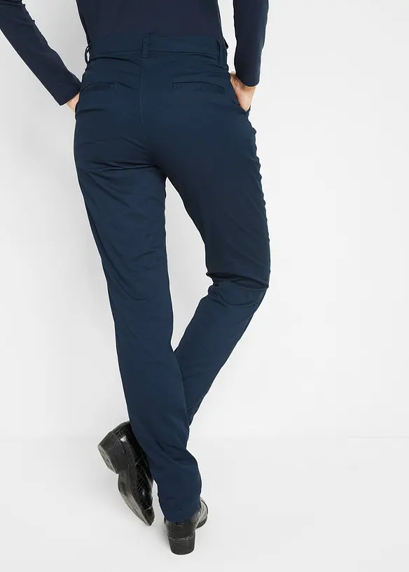 Gefütterte Chinohose aus elastischem Baumwoll-Mix in blau von hinten - bonprix