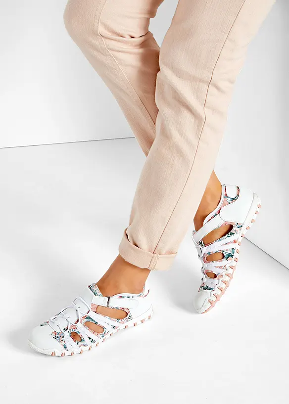 Slipper mit Profilsohle in weiß - bonprix