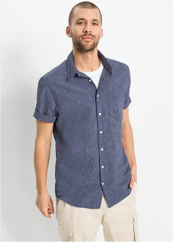 Kurzarmhemd aus Leinen-Mix in Regular Fit in blau von vorne (im Anschnitt) - bonprix