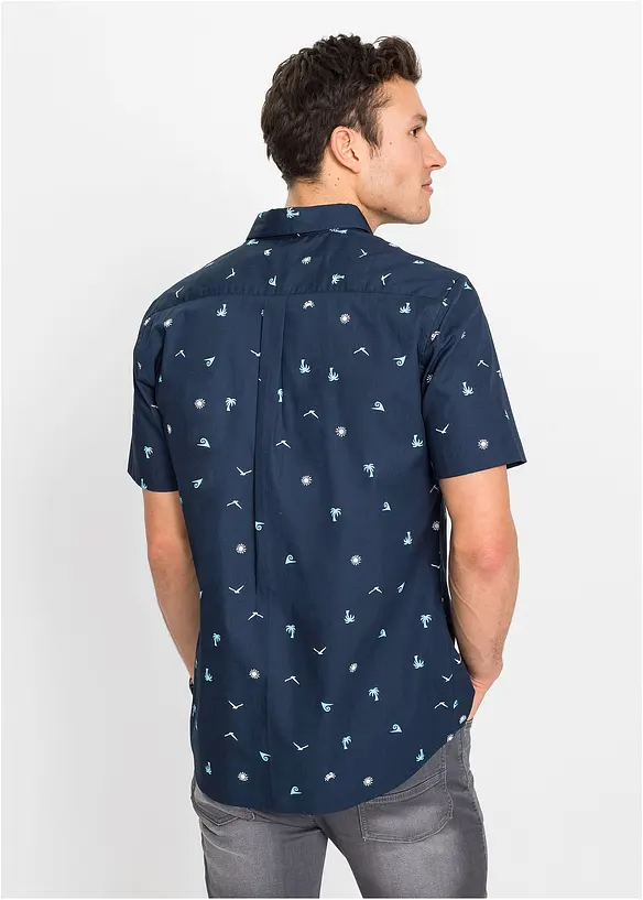 Kurzarmhemd aus Baumwolle in Regular Fit in blau von hinten (im Anschnitt) - bonprix