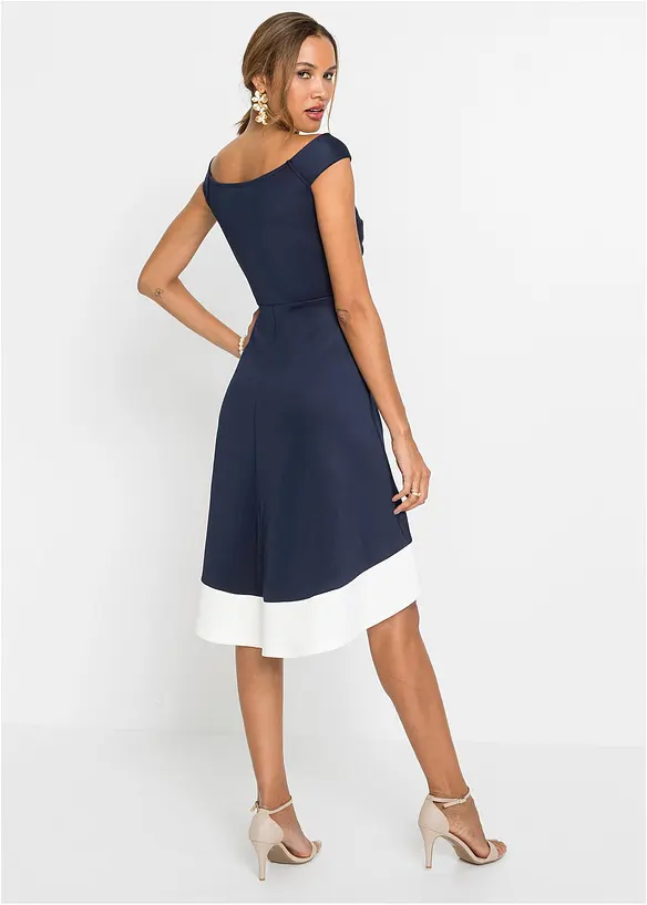 Carmen-Kleid mit Knotendetail in blau von hinten (Totalaufnahme) - bonprix