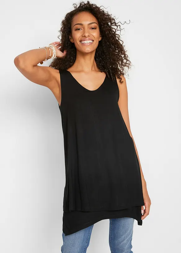 Doppellagiges Long-Top aus Viskose-Mix in schwarz von vorne (im Anschnitt) - bonprix