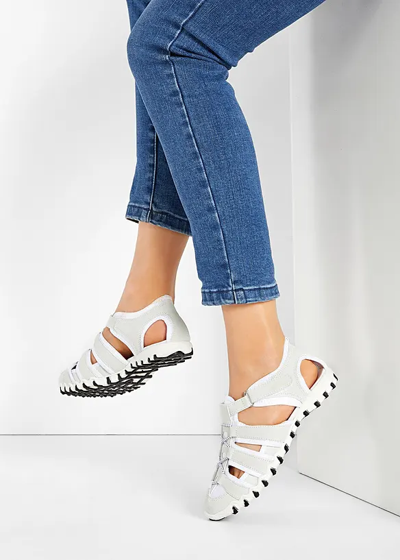 Komfort-Trekkingsandalen mit Profilsohle in weiß - bonprix