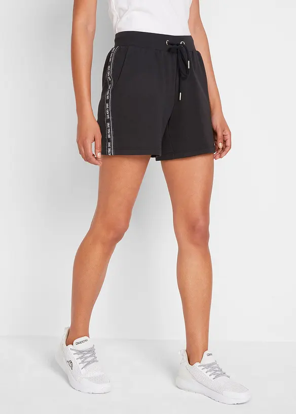 Sweat-Shorts in schwarz von vorne - bonprix
