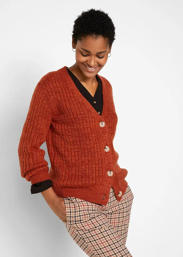 Grobe Strickjacke mit recycelter Baumwolle in braun von vorne (im Anschnitt) - bonprix Grobe Strickjacke mit recycelter Baumwolle in braun von vorne (im Anschnitt) - bonprix