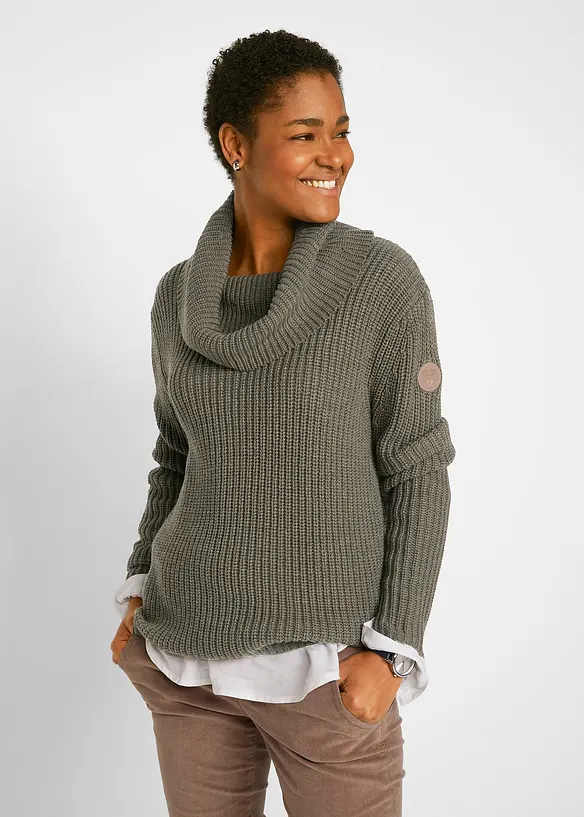 Grobstrick-Pullover mit weitem Kragen in grün von vorne (im Anschnitt) - bonprix