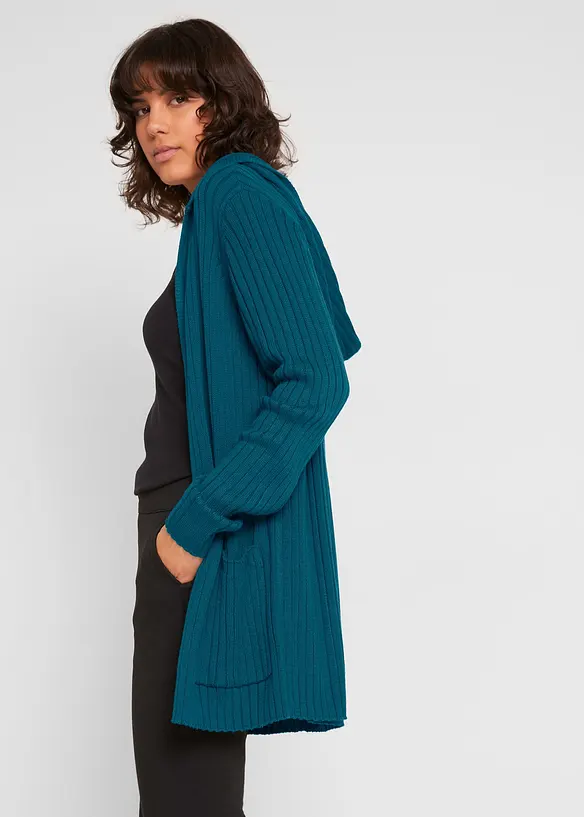 Strickjacke mit Kapuze in petrol von vorne (im Anschnitt) - bonprix