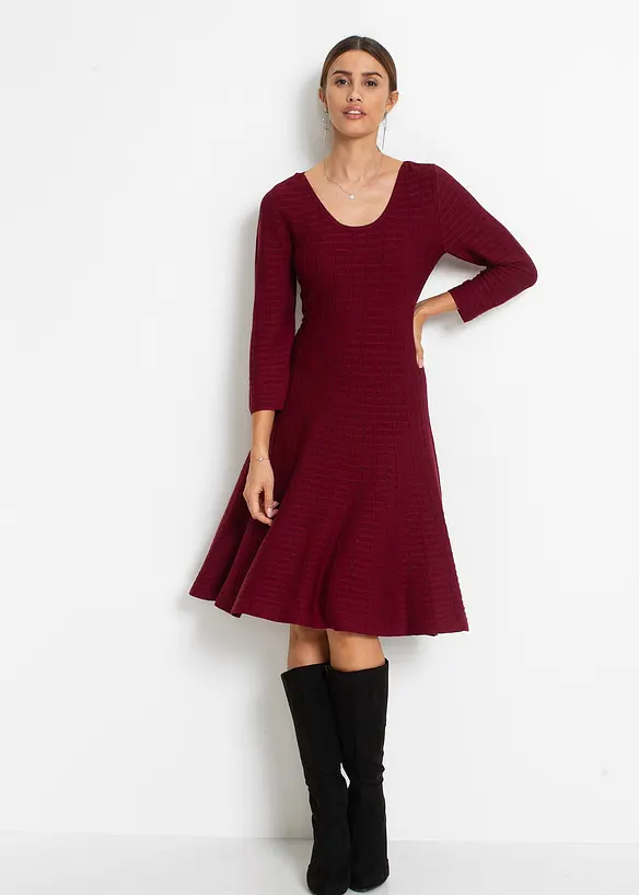 Strickkleid aus weichem Viskose-Mix in rot von vorne (Totalaufnahme) - bonprix