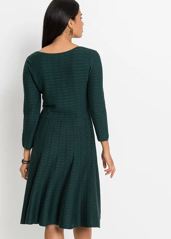 Strickkleid aus weichem Viskose-Mix in grün von hinten (Totalaufnahme) - bonprix