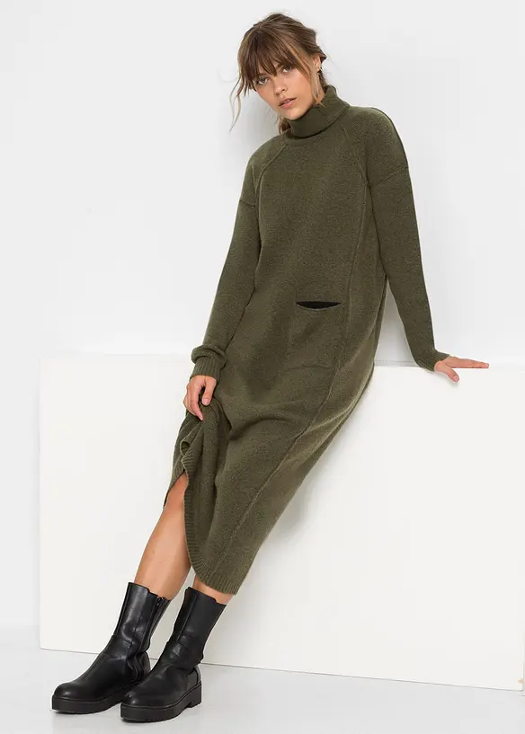 Strickkleid mit Rollkragen in grün von vorne (Totalaufnahme) - bonprix