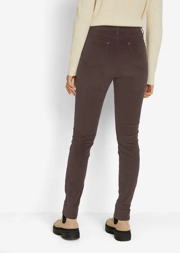 Enge Cordhose aus Baumwoll-Stretch in braun von hinten - bonprix