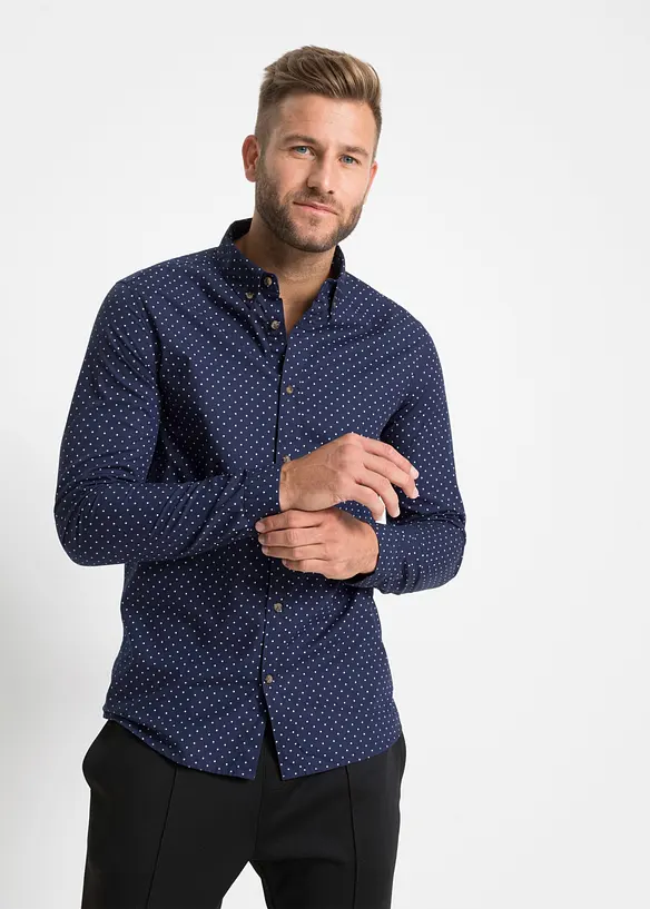 Langarmhemd aus Baumwolle in Slim Fit in blau von vorne (im Anschnitt) - bonprix
