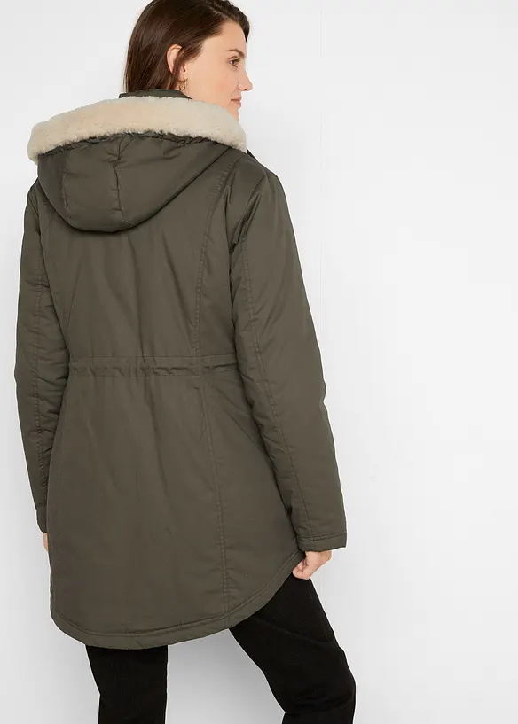 Wattierter Parka mit Fellimitat-Besatz in grün von hinten (im Anschnitt) - bonprix