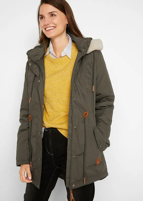 Wattierter Parka mit Fellimitat-Besatz in grün von vorne (im Anschnitt) - bonprix