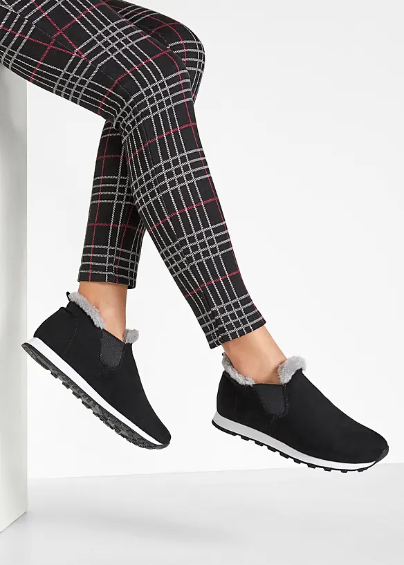 Gefütterter Slip-On-Sneaker in schwarz - bonprix