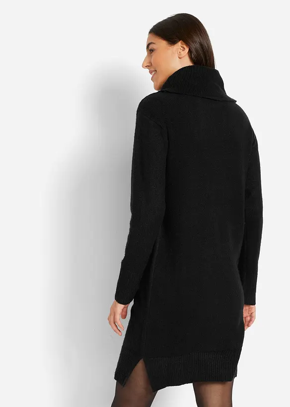 Oversize-Strickkleid mit Rollkragen in schwarz von hinten (Totalaufnahme) - bonprix