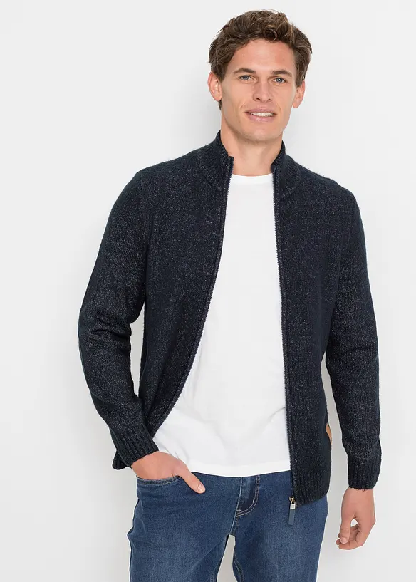 Strickjacke mit Stehkragen in blau von vorne (im Anschnitt) - bonprix