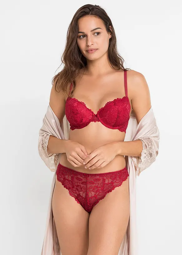 Schalen-BH + String aus zarter Spitze (2-tlg. Set) in rot von vorne (Totalaufnahme) - bonprix