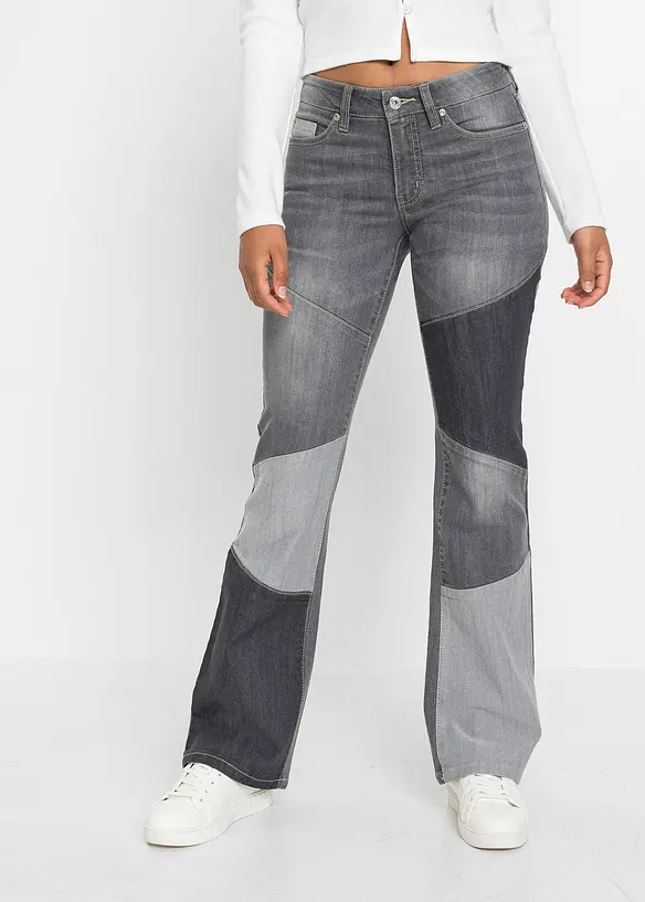 Flared-Jeans Mid Waist in grau von vorne - bonprix