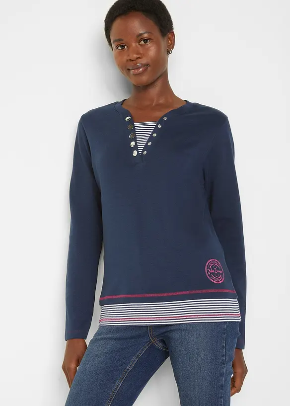 Baumwoll-Langarmshirt, 2 in 1-Optik in blau von vorne (im Anschnitt) - bonprix