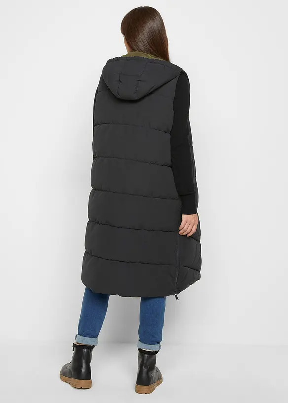 Wende-Steppweste aus recyceltem Polyester mit Kapuze in schwarz von hinten (im Anschnitt) - bonprix