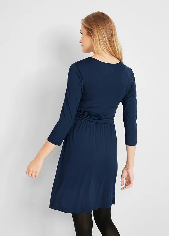 2-in-1 Umstands- und Stillkleid aus Viskose-Stretch in blau von hinten (Totalaufnahme) - bonprix