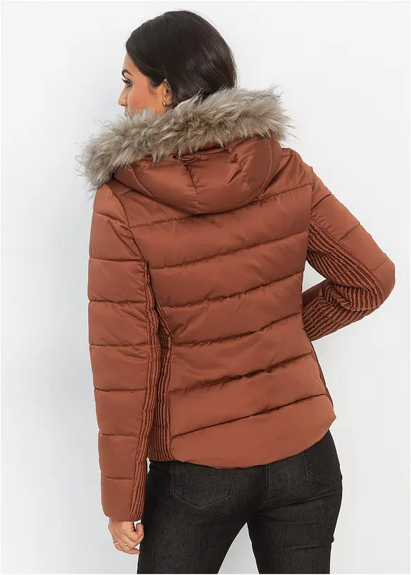 Steppjacke in braun von hinten (im Anschnitt) - bonprix