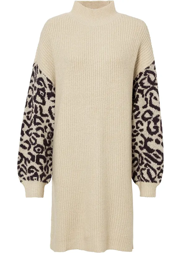 Oversized Strickkleid mit Leomuster in beige von vorne - bonprix