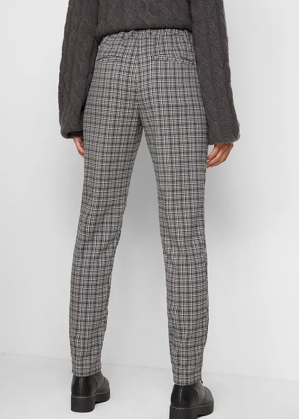 Schlupfhose mit Bequembund aus Viskose-Mix in schwarz von hinten - bonprix