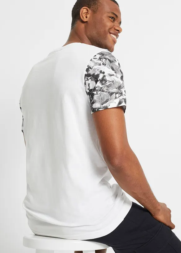 T-Shirt aus reiner Bio-Baumwolle, Slim Fit in weiß von hinten (im Anschnitt) - bonprix