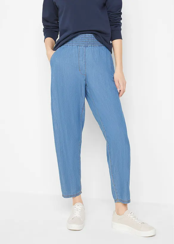 Leichte Mom-Jeans High Waist, cropped in blau von vorne - bonprix