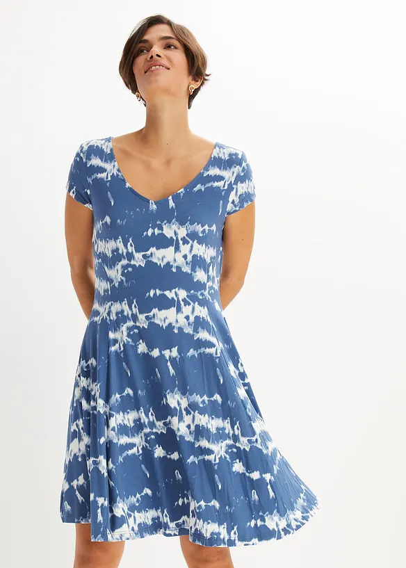 Shirtkleid aus fließender Viskose in blau von vorne (Totalaufnahme) - bonprix
