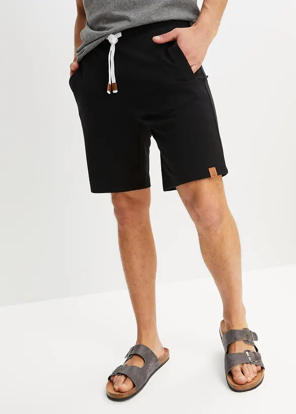 Sweat-Bermuda in Regular Fit in schwarz von vorne - bonprix
